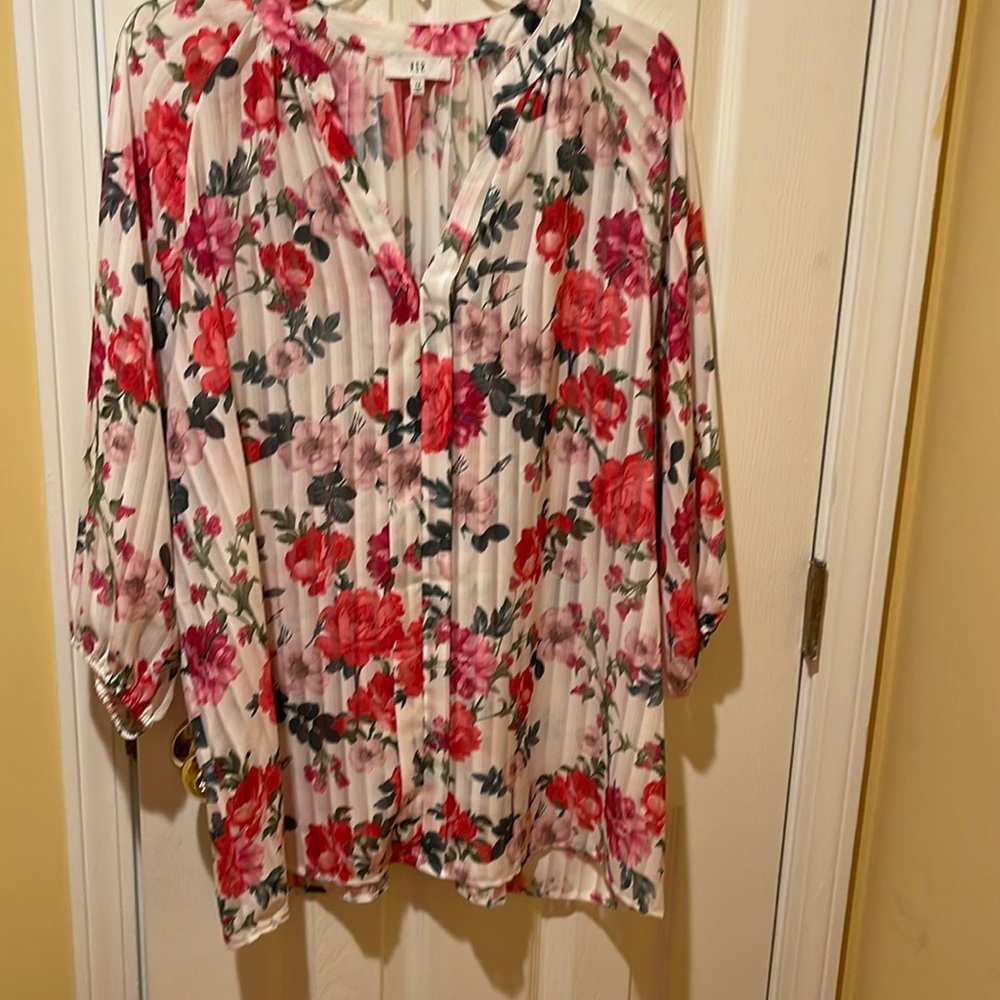 Floral print ladies blouse